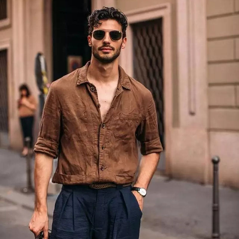 Ühevärviline vabaaja kitsas särk