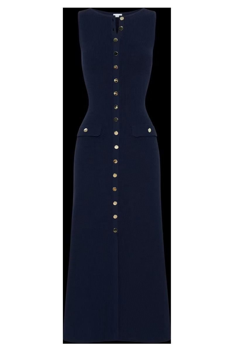 Varrukateta kootud kleit