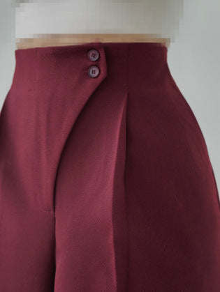 Sirge lõikega koonilised püksid 