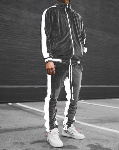 Kontrastne kuldne sametist meeste ülikond 